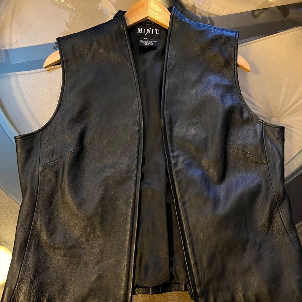 Mixit Ladies Black Leather Classic Style Zip Front Vest Size 14